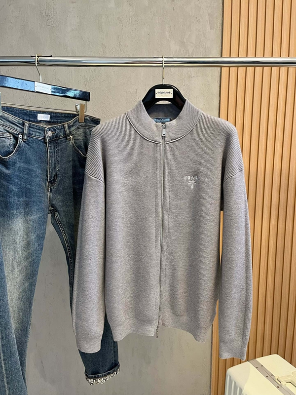 ブランドセーター正面デザイン